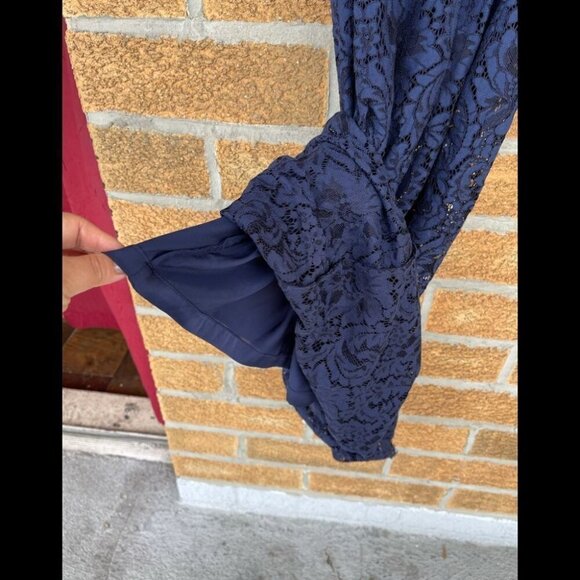 BB DAKOTA RSVP navy blue lace dress size 2 - Picture 11 of 11